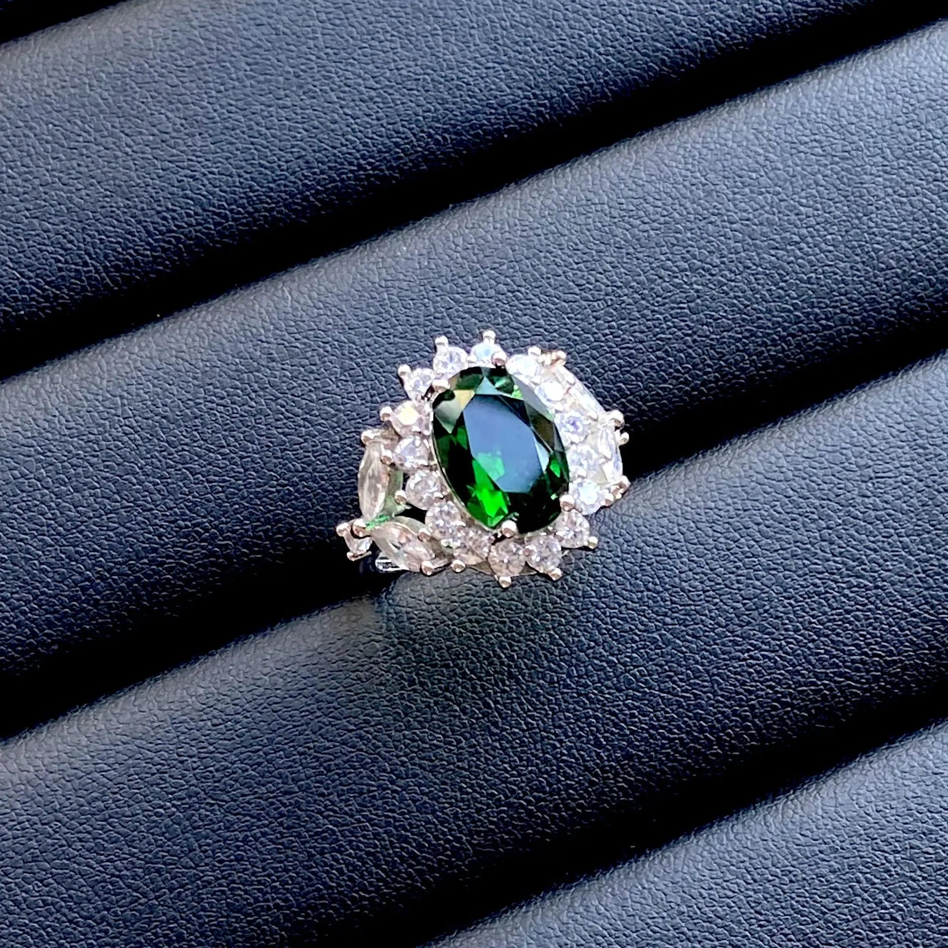 Dazzling Pendant and Earrings Set for Women – Luxury Imitation Moissanite Diamond Jewelry, Perfect for Parties & Special Occasions